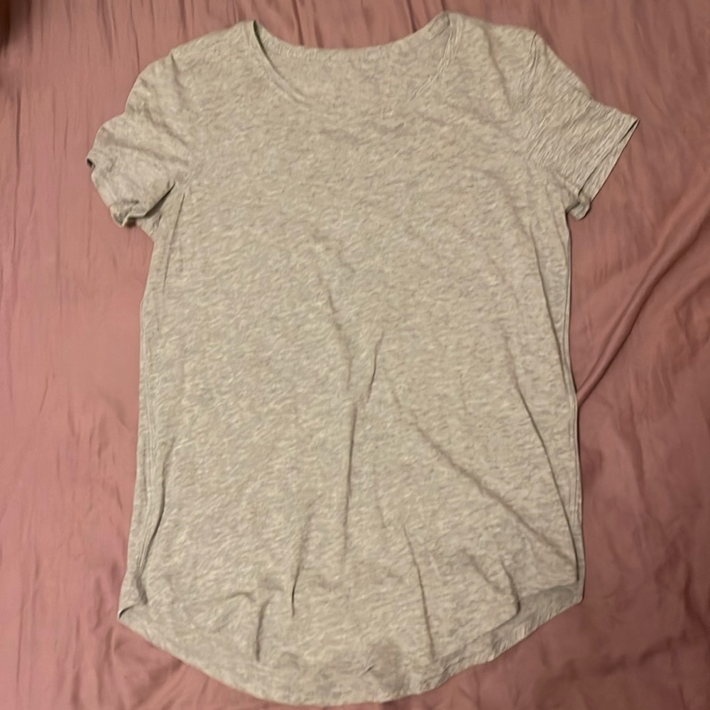 Lululemon T-shirt, scoop, bottom Heather gray size 4